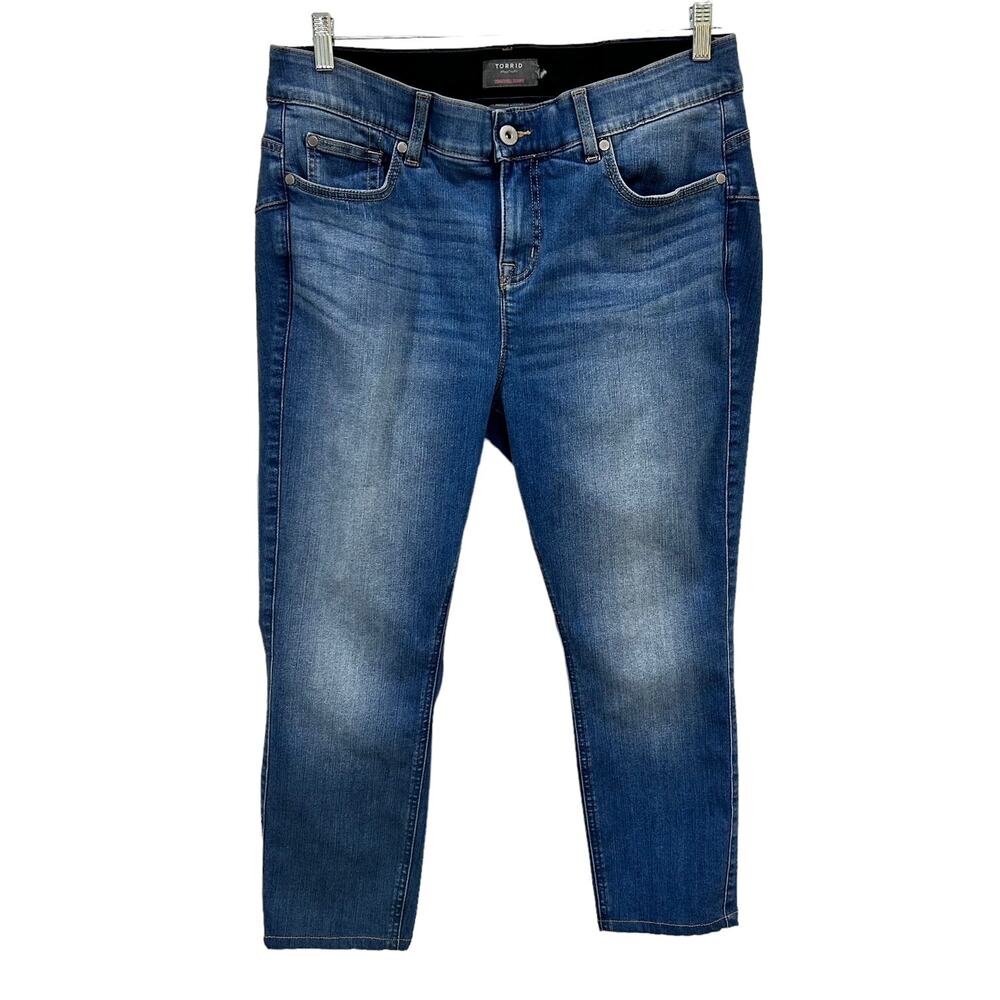 Torrid Bombshell Skinny Crops Size 16.